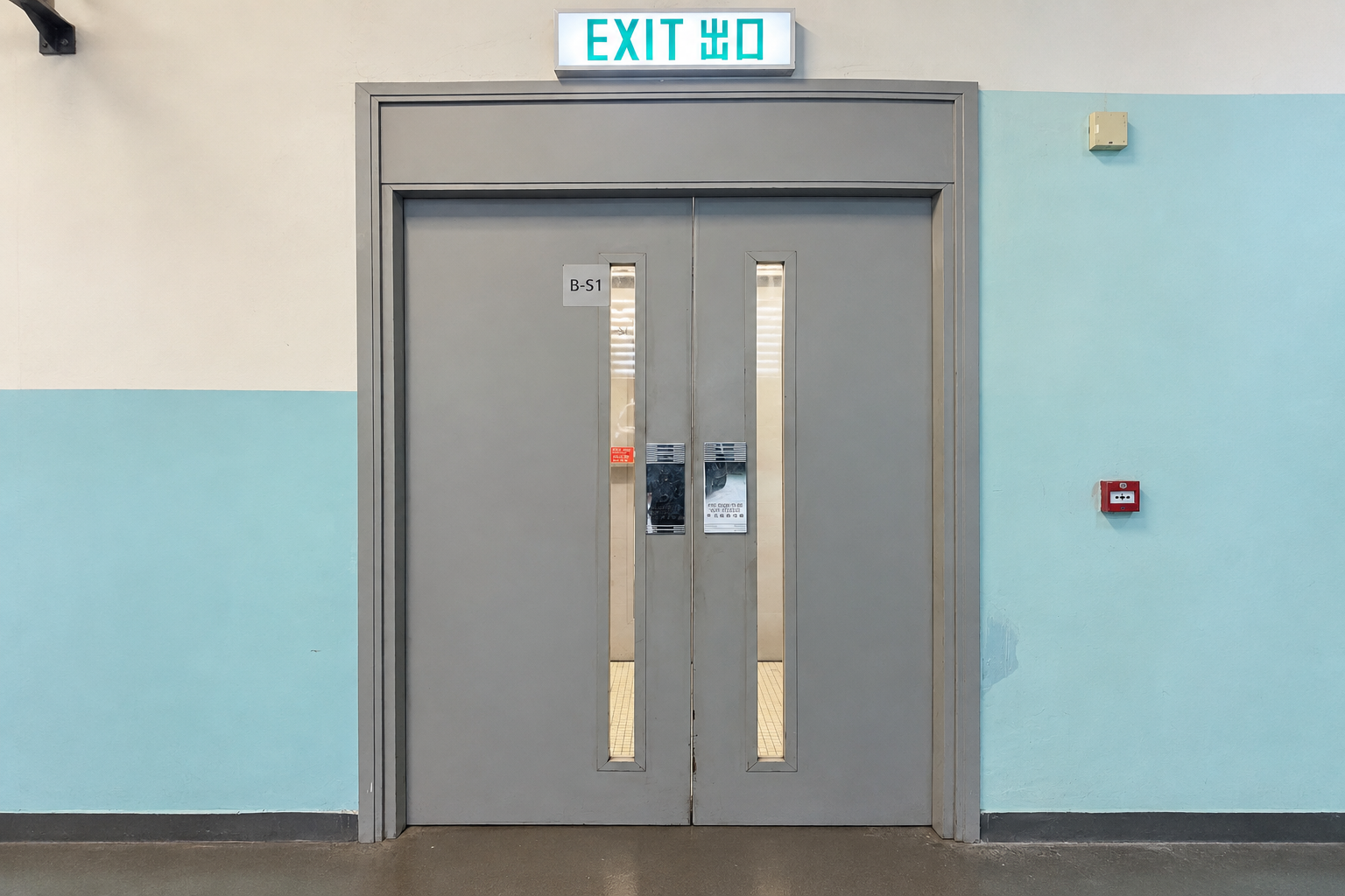 香港工程不鏽鋼雙開防火門及出口門